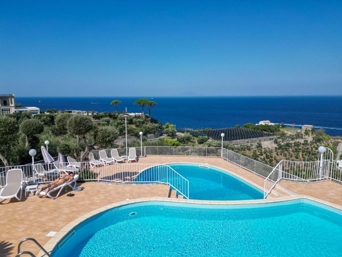 Villaggio Villa Lubrense マッサ・ルブレンセ エクステリア 写真