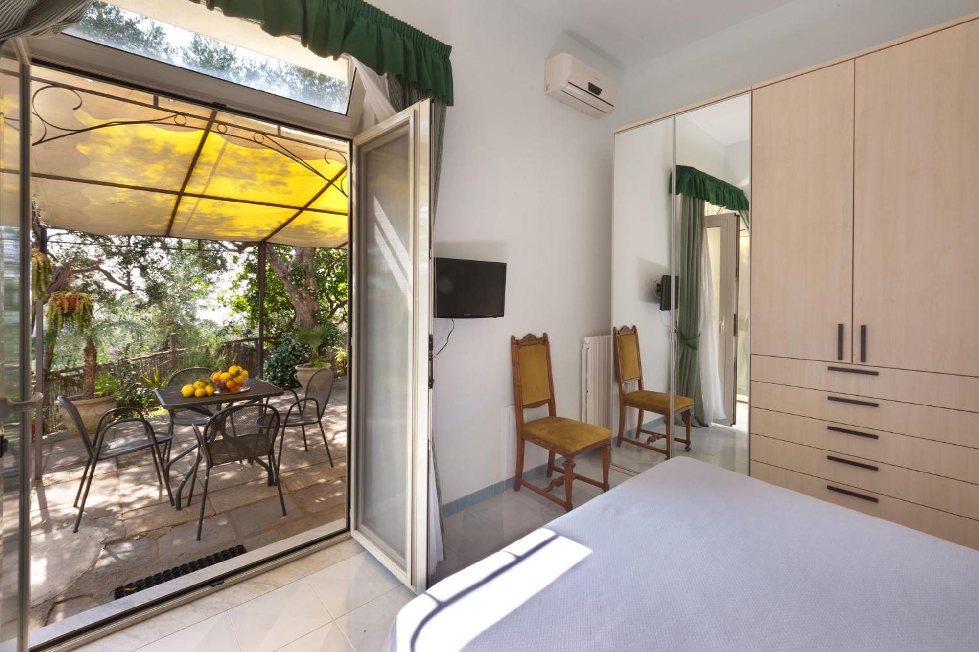 Villaggio Villa Lubrense マッサ・ルブレンセ 部屋 写真
