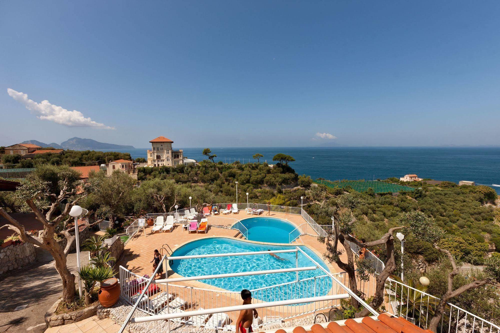 Villaggio Villa Lubrense マッサ・ルブレンセ エクステリア 写真